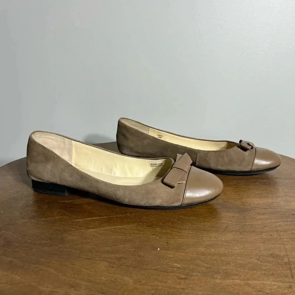 Tahari Nude Owen Flats 10 - Picture 1 of 5